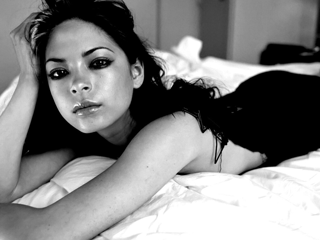 Кристин Кройк на кровати обои