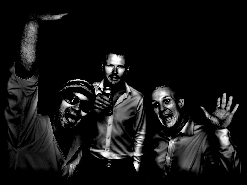 Колоритная тройка обои