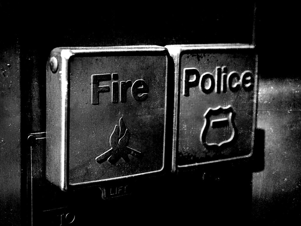 "Экстренные" кнопки обои