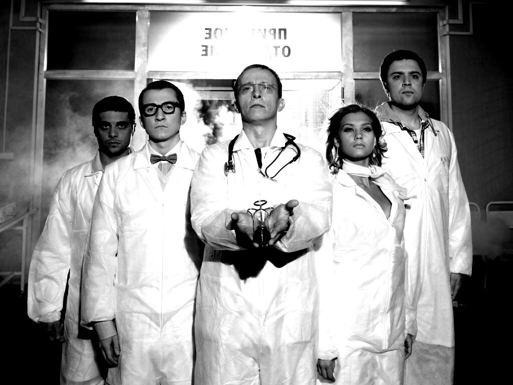 Спешат на помощь обои