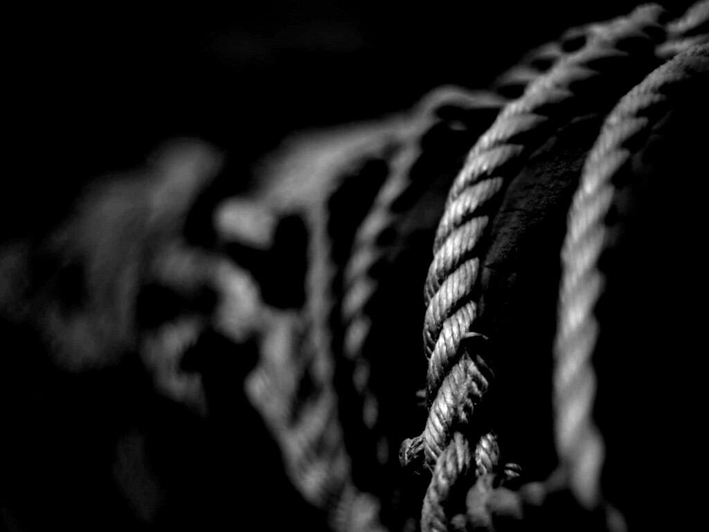 Веревка намотана на мачту обои