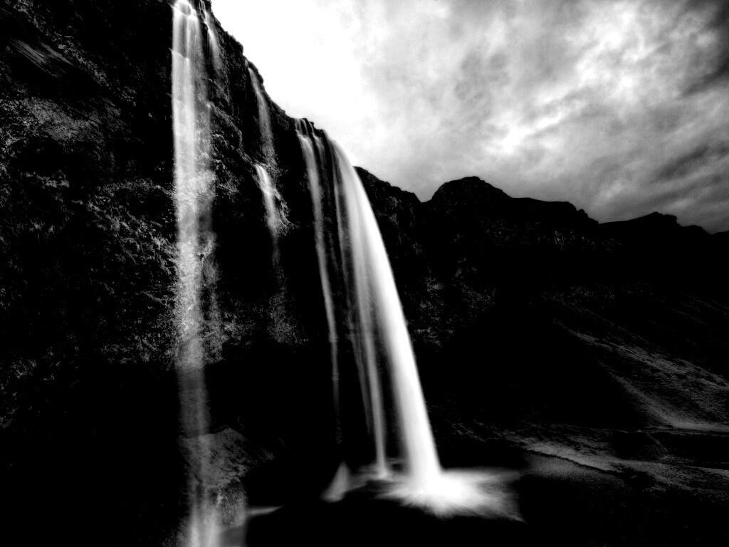 Нарисованный водопад обои