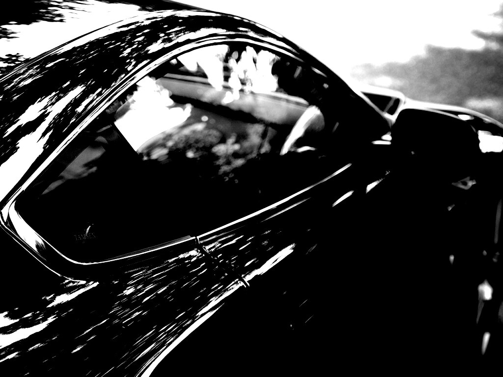 Астон-мартин боковое стекло обои