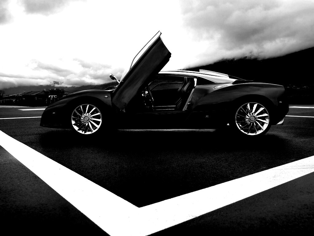 Spyker C12 на аэродроме обои