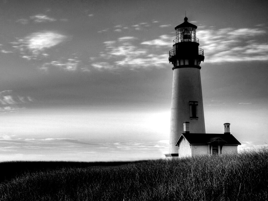 Маяк в поле обои