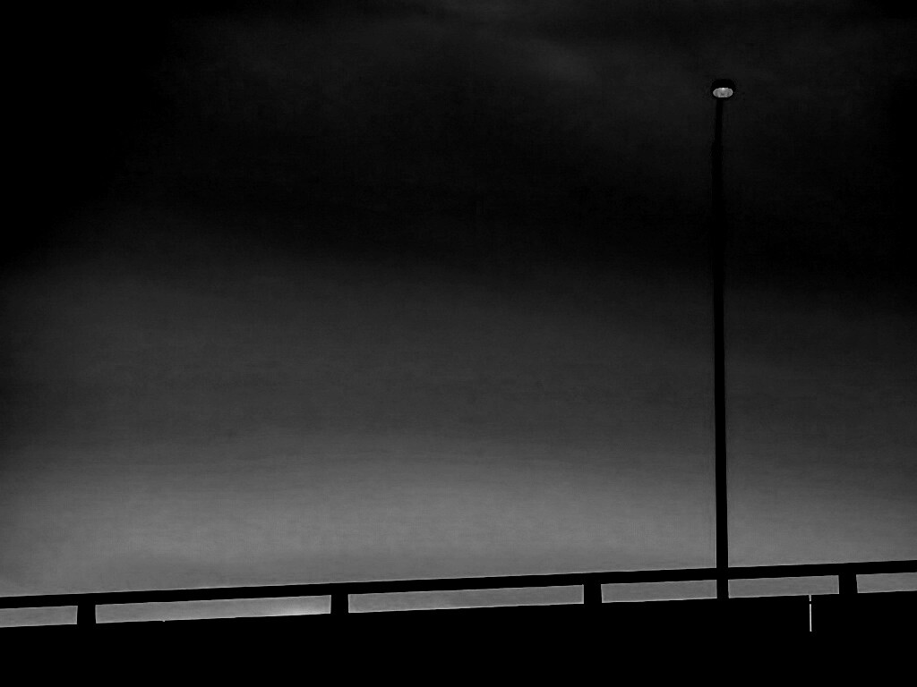 Одинокий фонарь обои