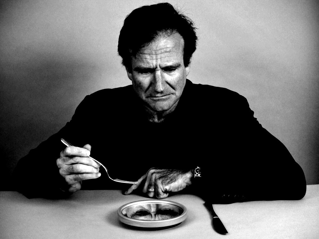 Робин Уильямс перед зеркалом обои