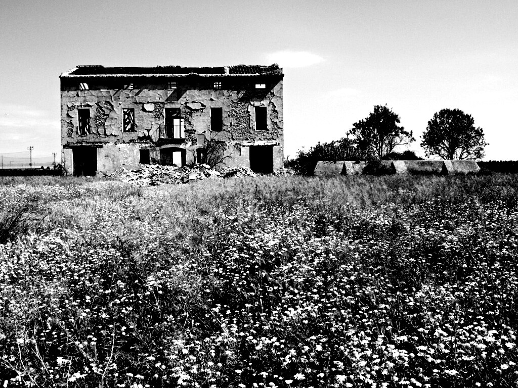 Руины жилого дома обои