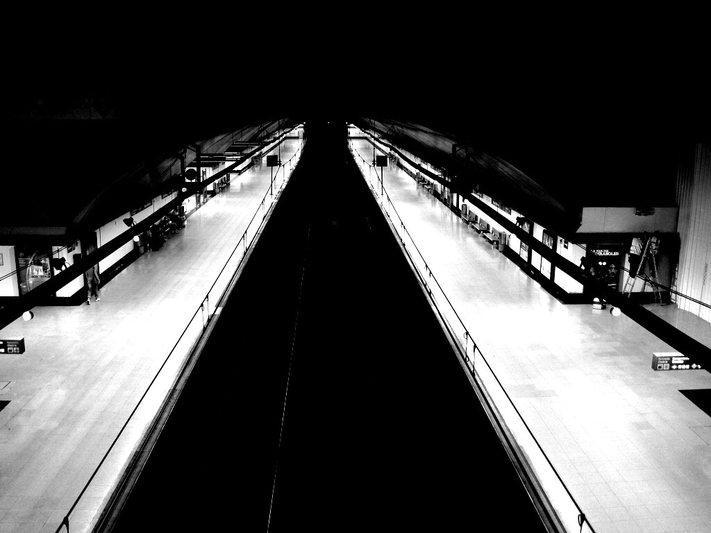 Станция метро обои