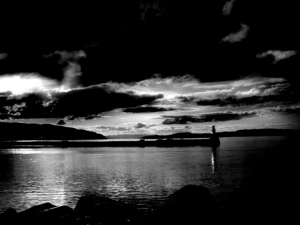 Маяк в далеке обои