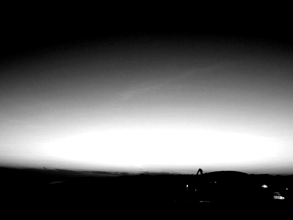 Авто на фоне заката обои