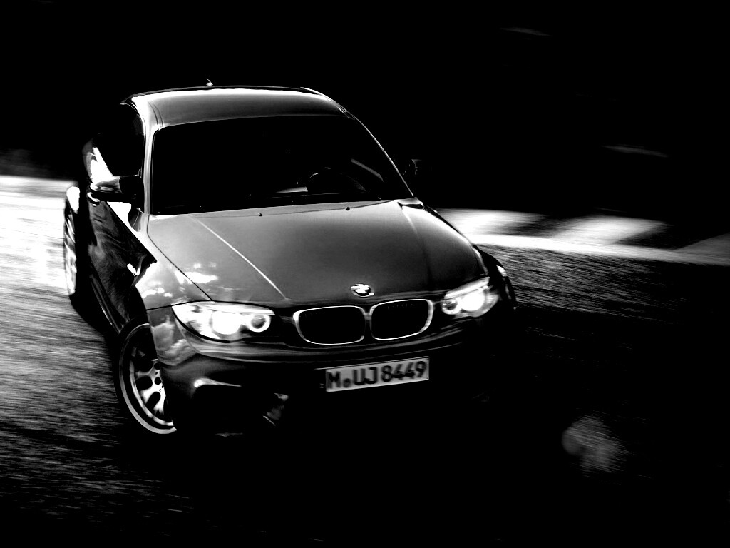 BMW M1 в заносе на треке обои