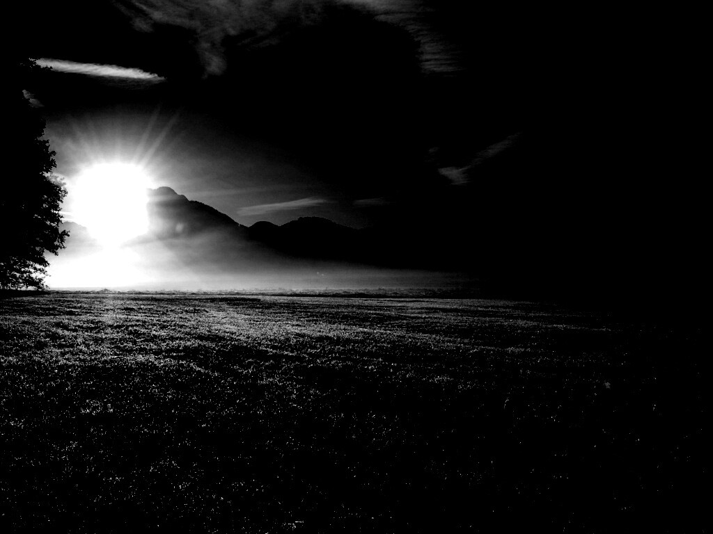 Восход над горами обои