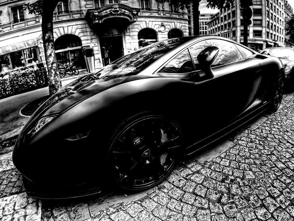 Ламборжини и Порше широкоугольным объективом обои