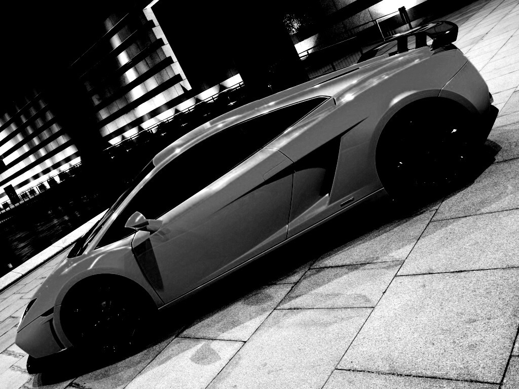 Желтая ламборджини в автосалоне обои