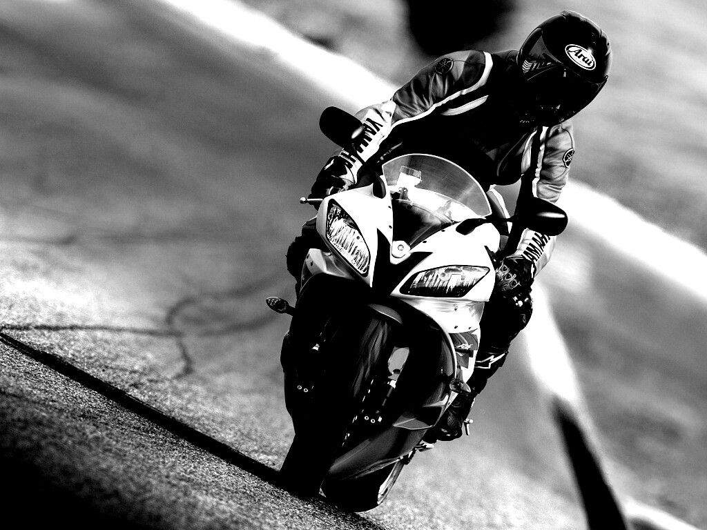 Мотоциклист на спортбайке обои