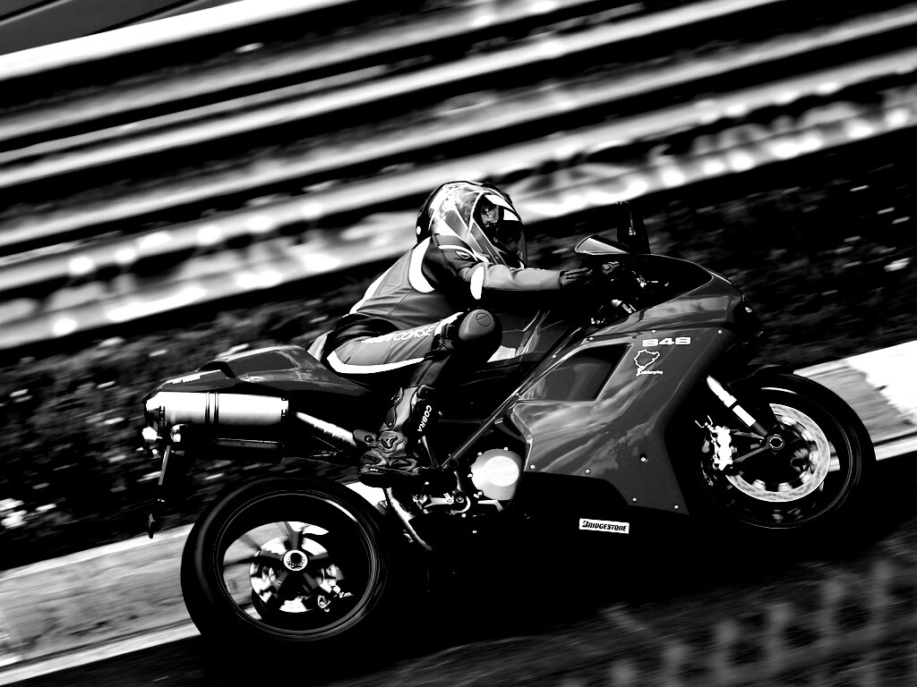 Красный мотоцикл обои