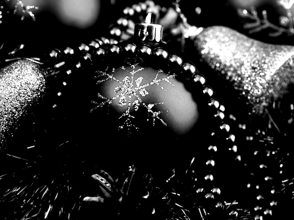 Новогодние украшения для елки обои