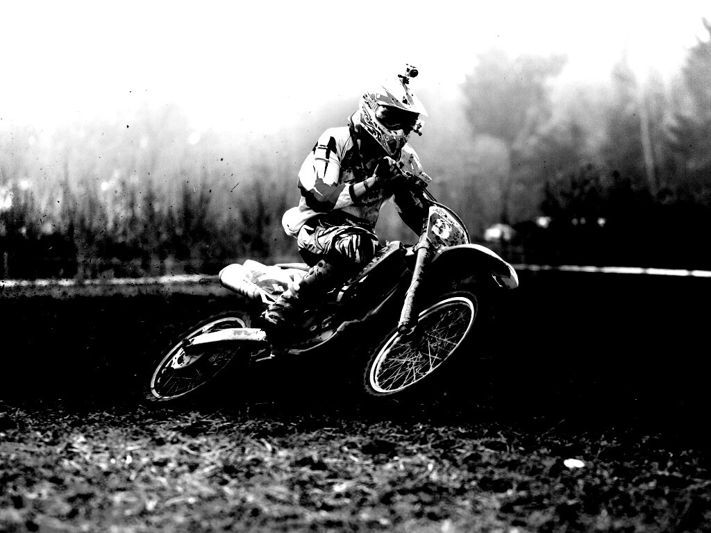 Зрелищное ралли на мотоциклах обои