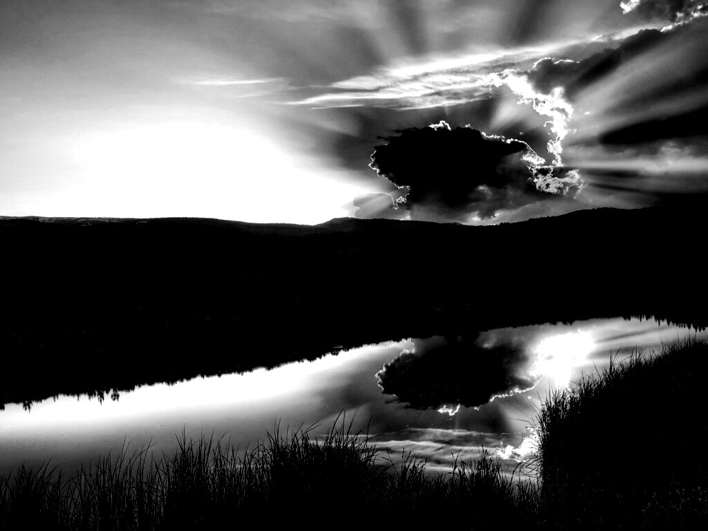 Облако над лугом обои