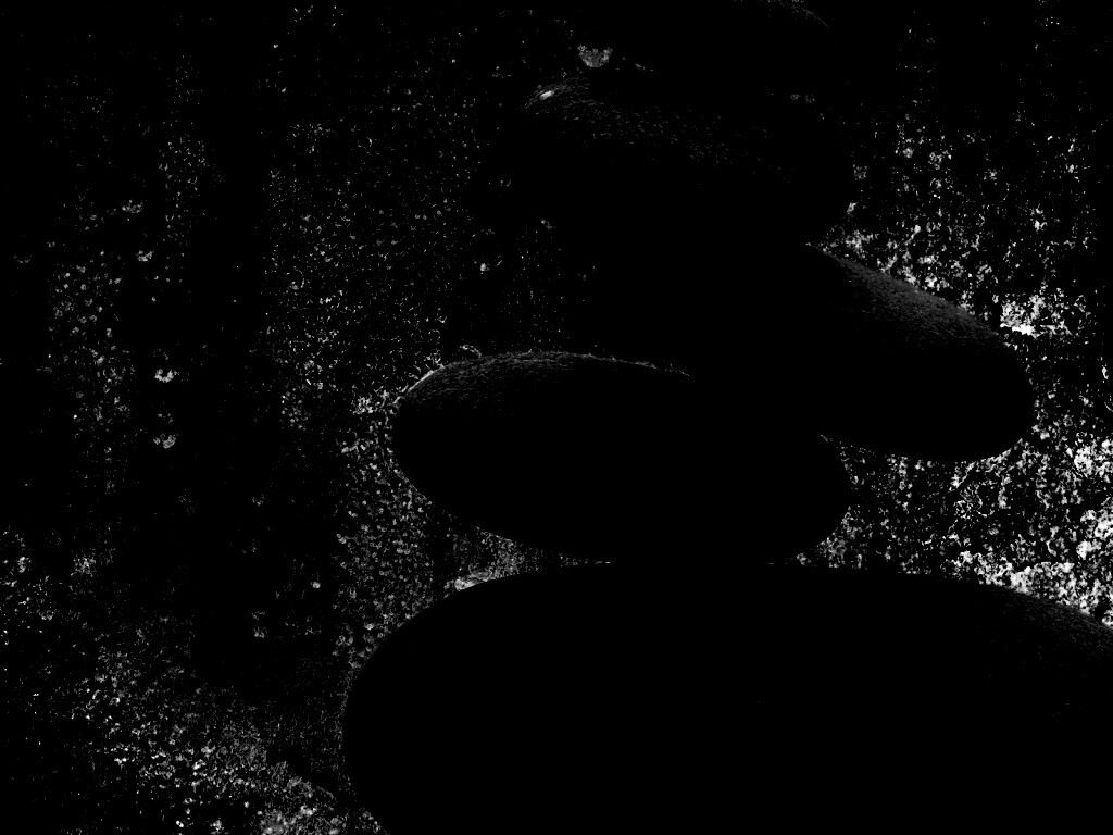 Башня из камней под водой обои