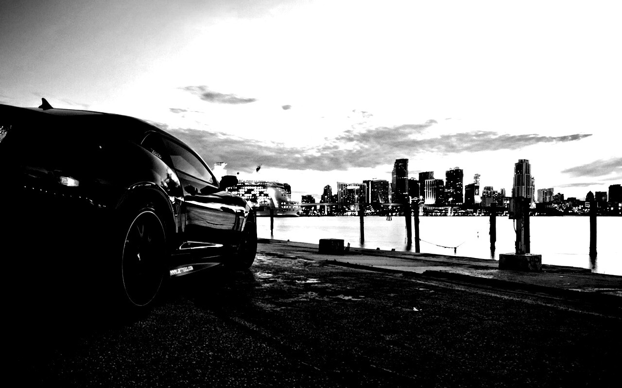 Черный спорткар обои