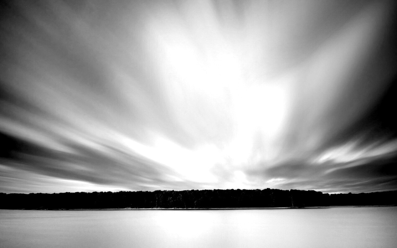 Вечернее небо над озером обои