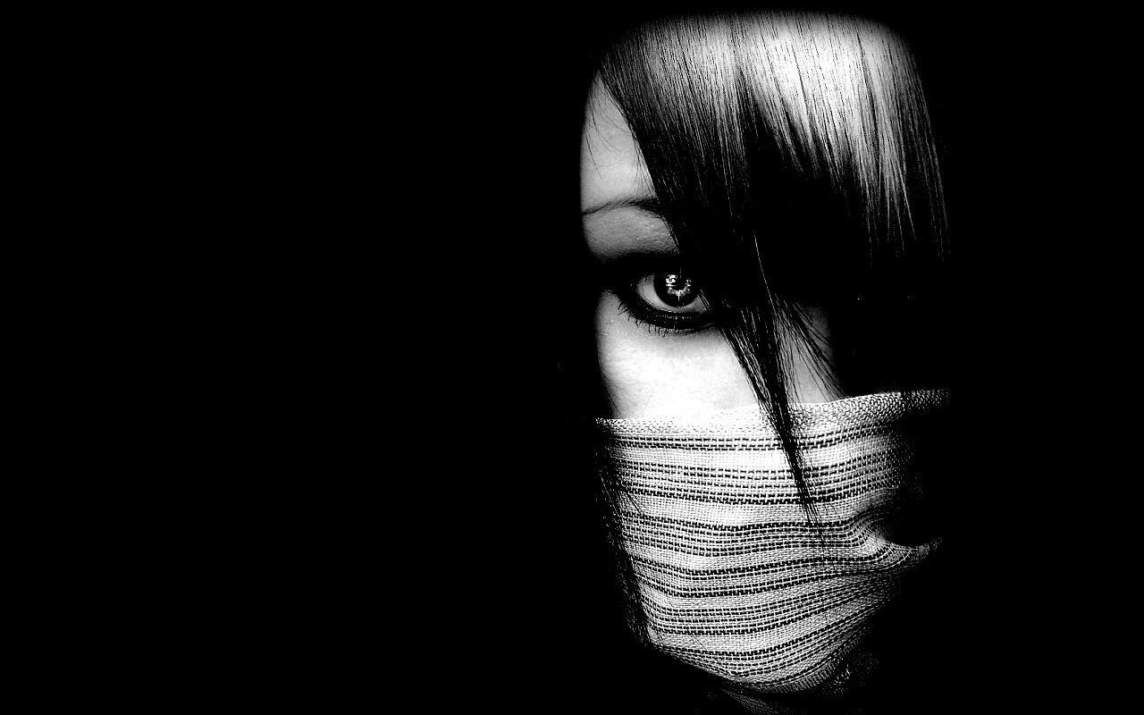 Девушка с закрытым ртом обои