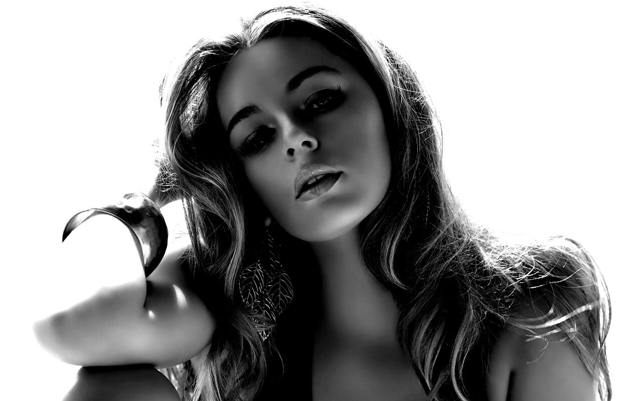 Томный взгляд обои