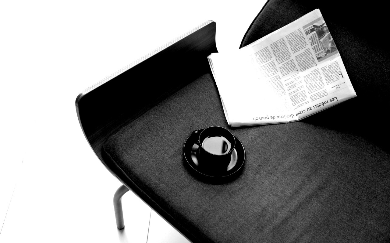 Кофе на стуле обои