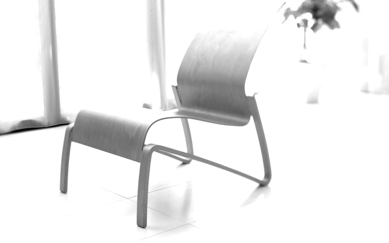 Деревянный стул обои