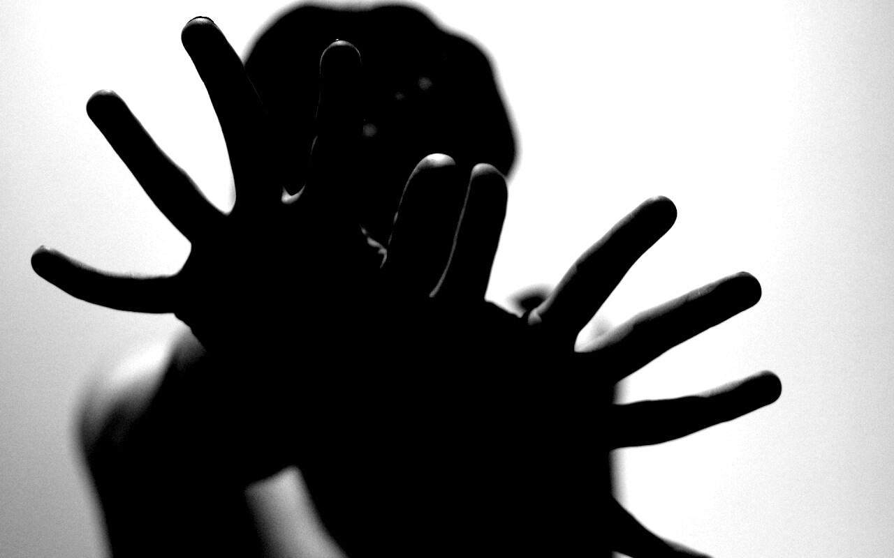 Руки тянутся к тебе обои