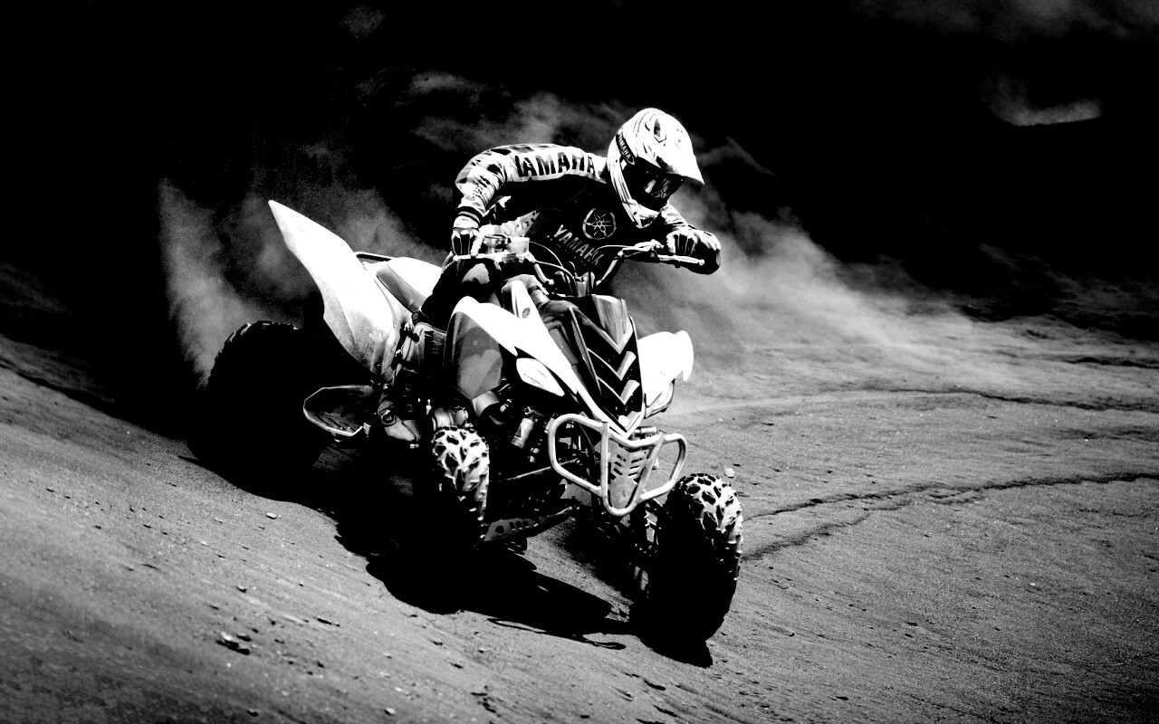 Спортсмен на квадроцикле обои