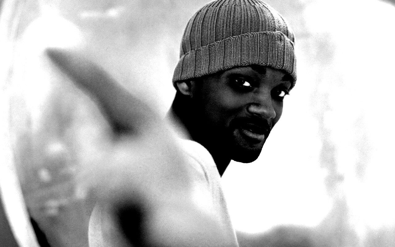 Уилл Смит протягивает тебе руку обои