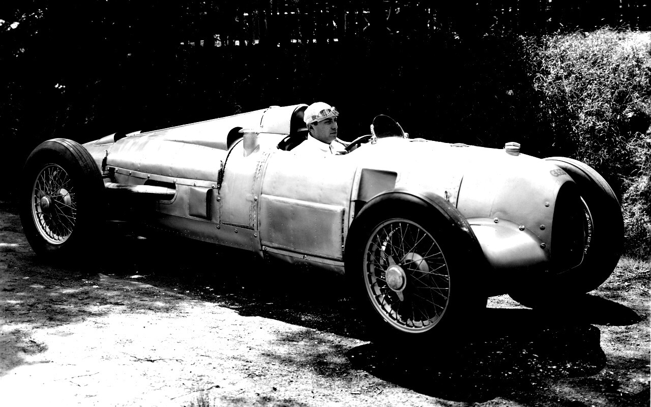 Старинный гоночный автомобиль обои