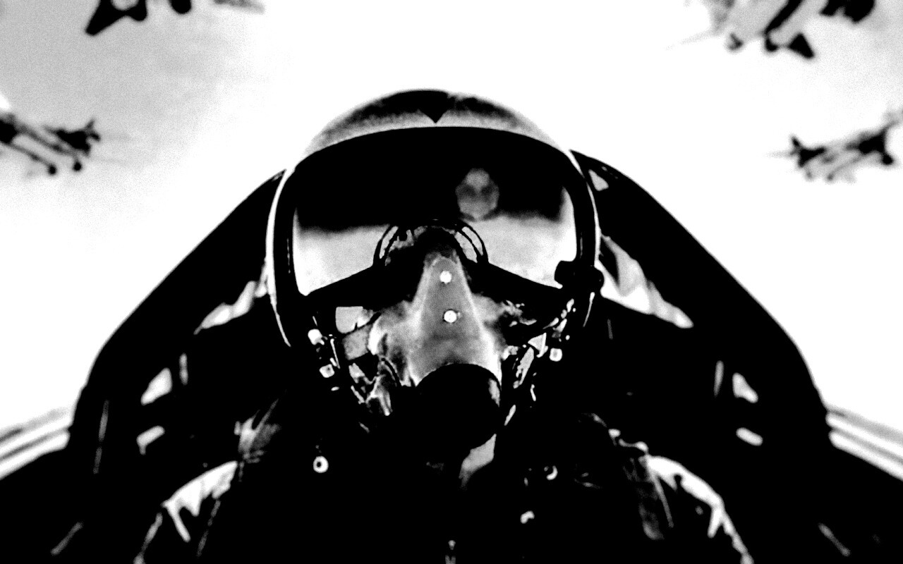 Пилот истребителя обои