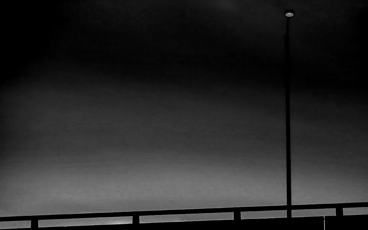 Одинокий фонарь обои