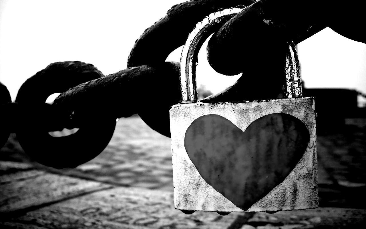 Замочек для влюбленных обои