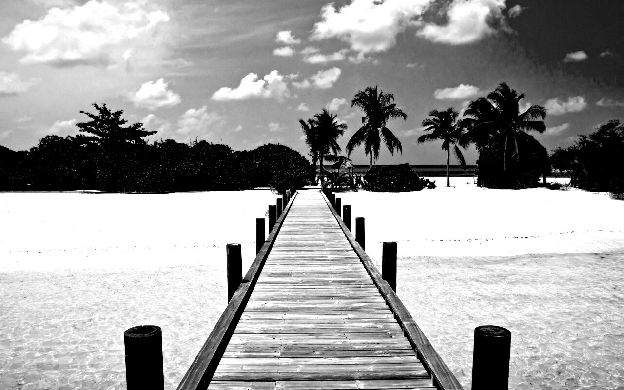 Пирс на тропическом острове обои