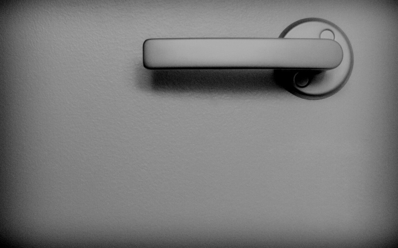 Дверная ручка обои