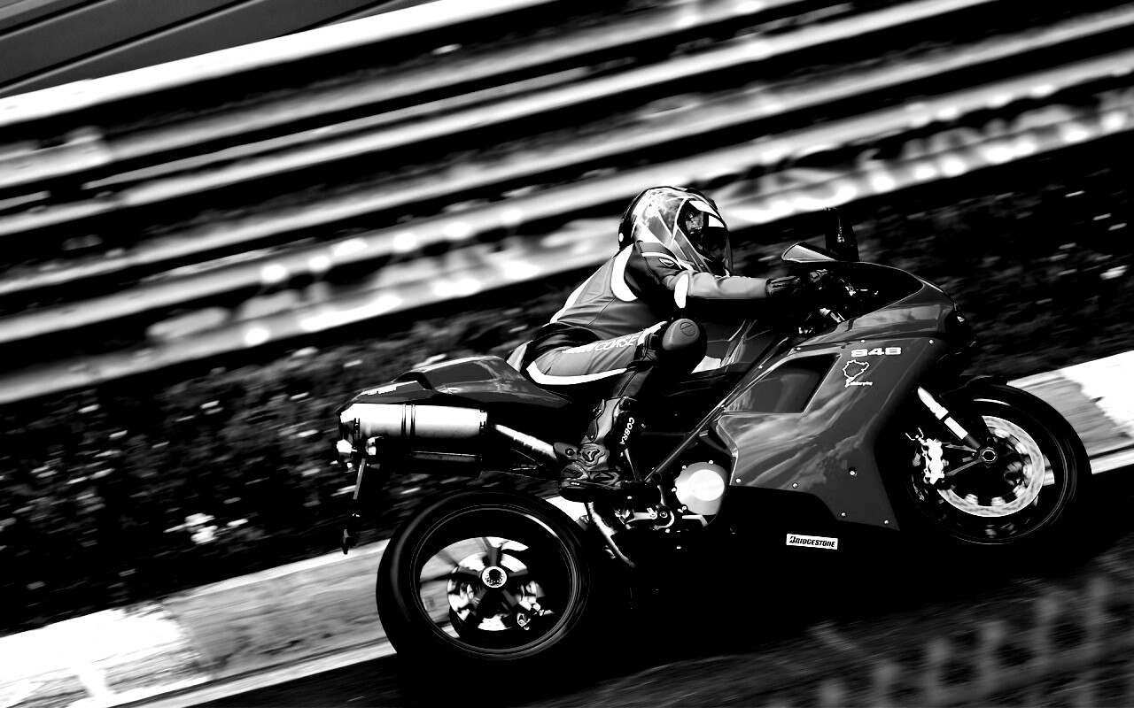 Красный мотоцикл обои