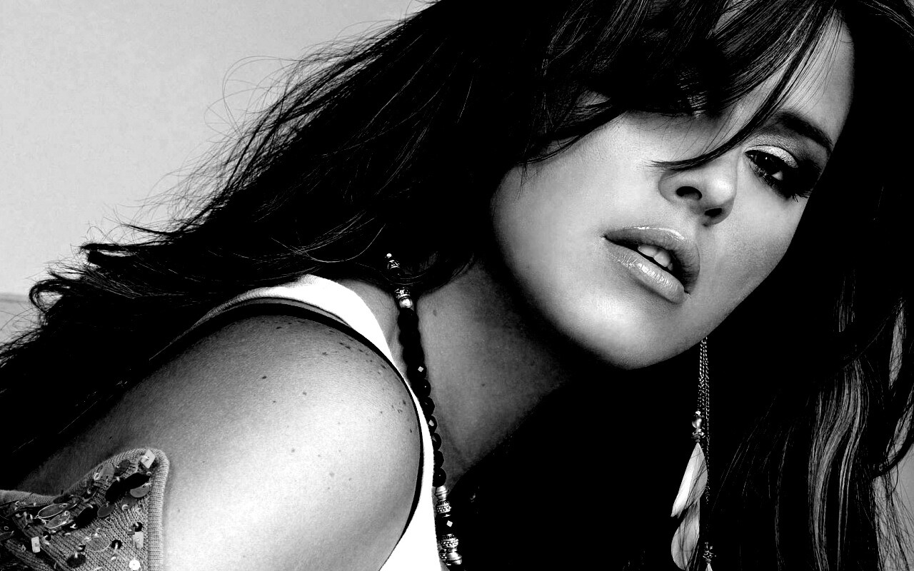 Брюнетка обои