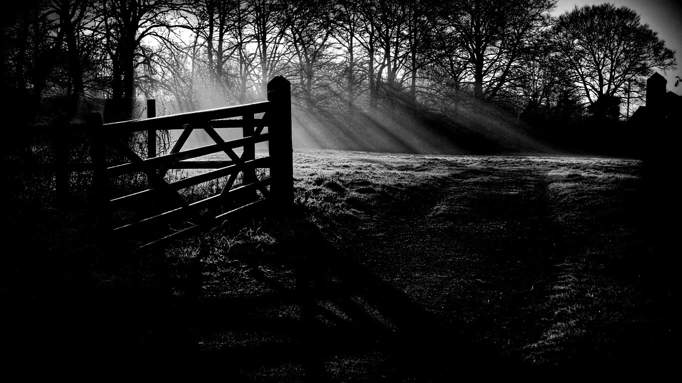 Открытые ворота обои