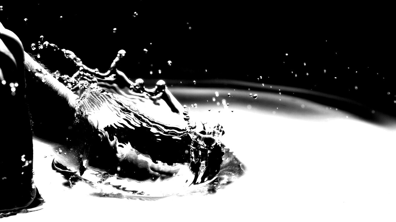 Палец в воде обои