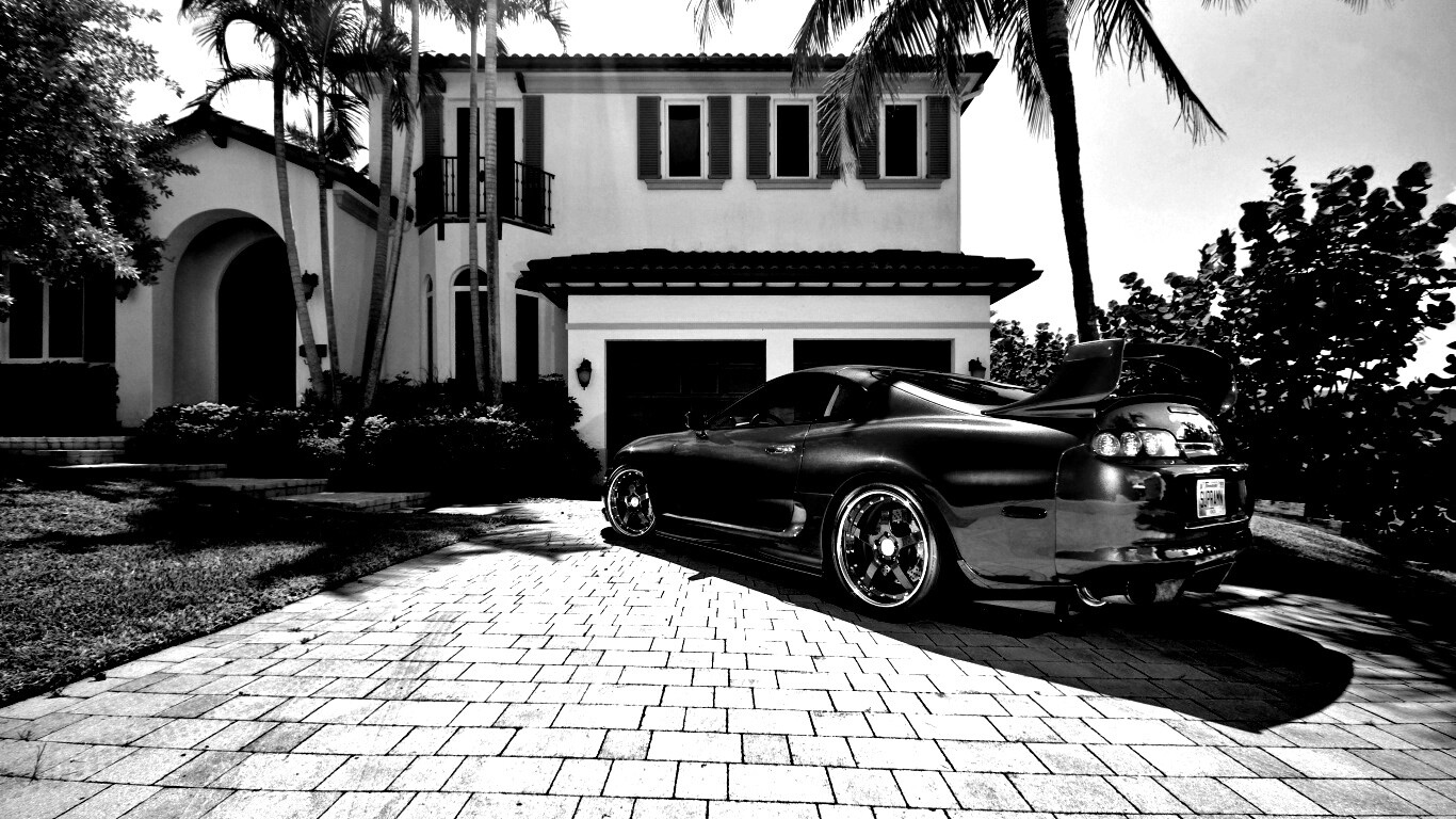 Синее авто у коттеджа обои