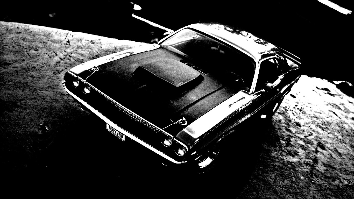 Додж на  каменистой поверхности обои