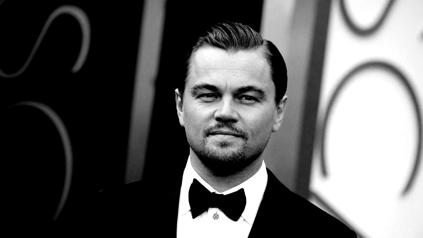 Леонардо Дикаприо в костюме обои