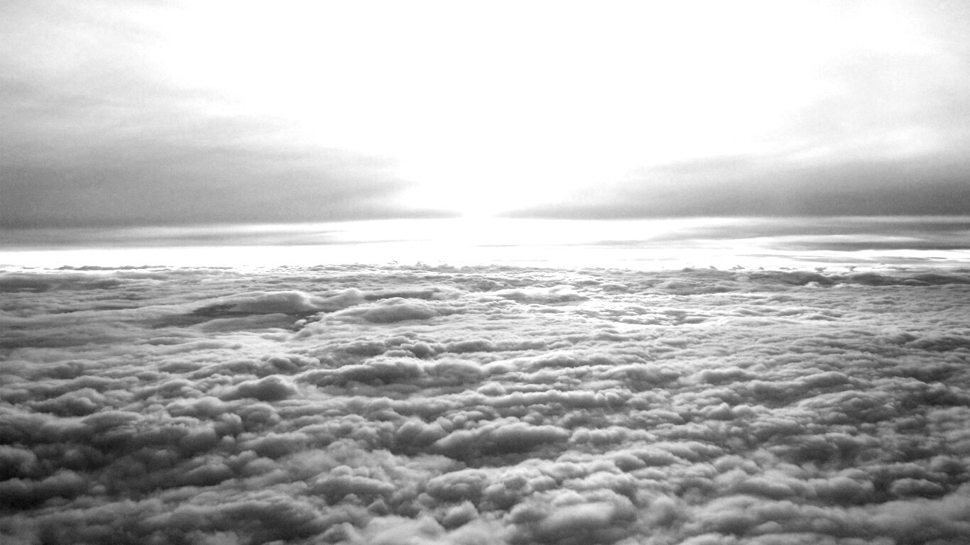 Над облаками обои