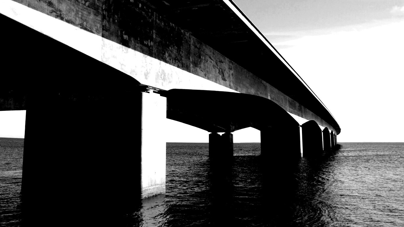 Опоры моста обои