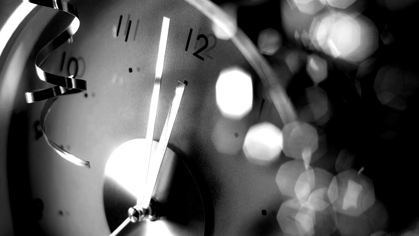 Часы в ожидании нового года обои